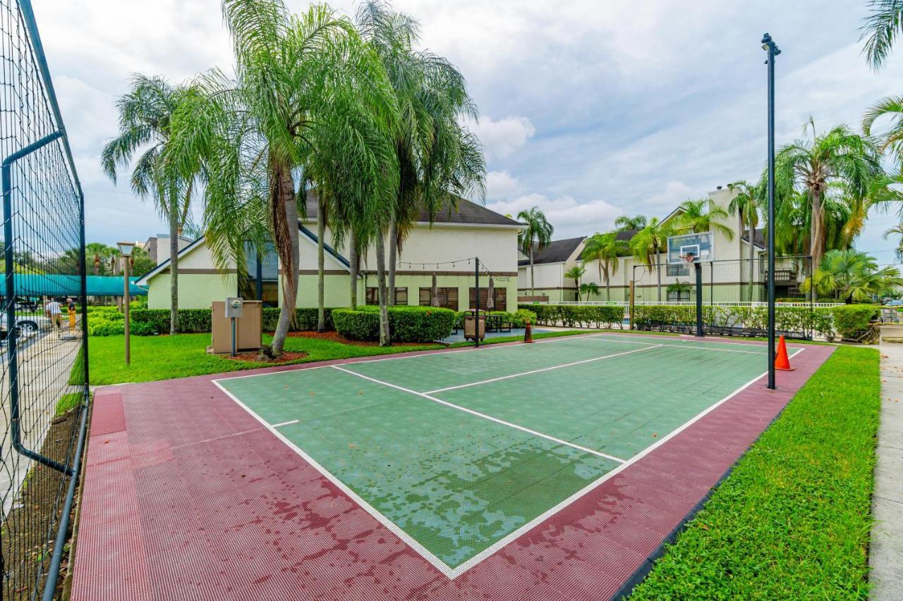 Doral Inn & Suites Miami Airport West Exterior photo